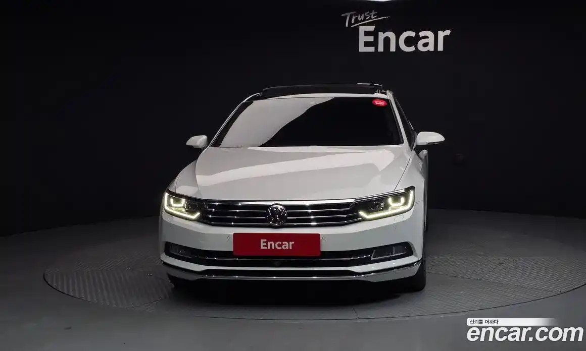 Volkswagen Passat 2018 2.0 автомат (гидро), фото 3