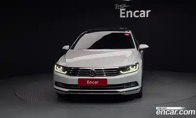 Volkswagen Passat 2018 2.0 автомат (гидро), миниатюра 3