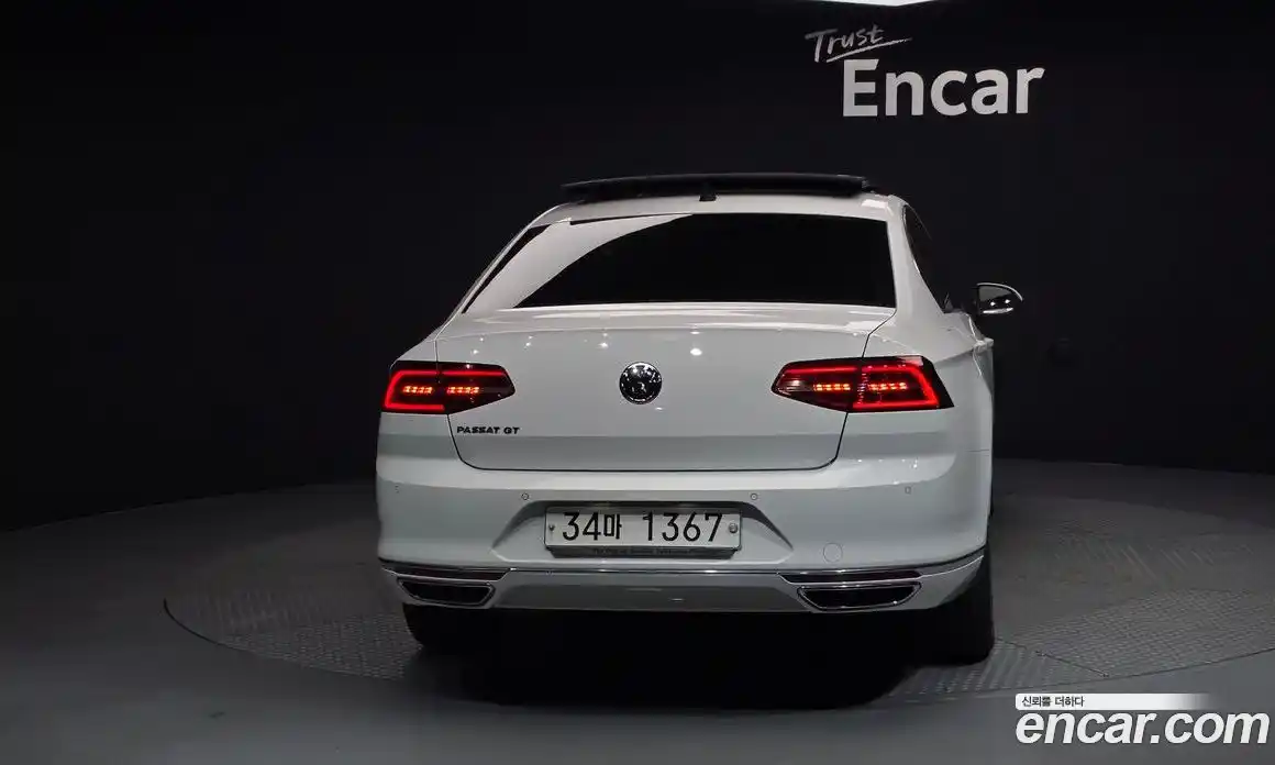Volkswagen Passat 2018 2.0 автомат (гидро), фото 4