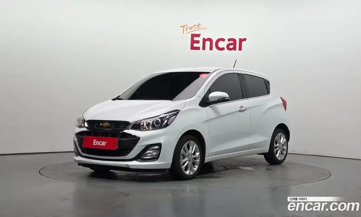 Chevrolet Spark 2018 1.0 автомат (гидро), фото 1