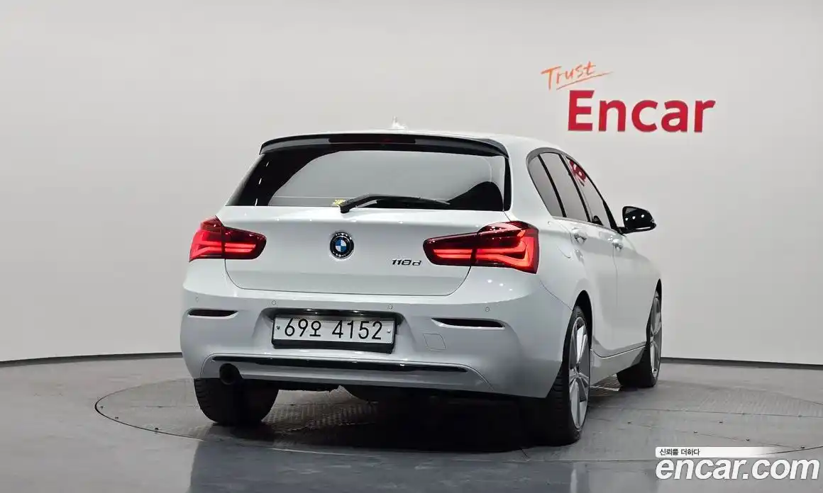 BMW 1 серия 2019 2.0 автомат (гидро), фото 4