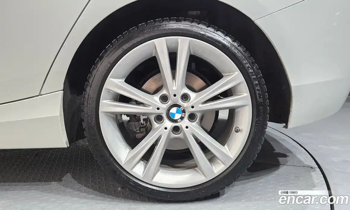 BMW 1 серия 2019 2.0 автомат (гидро), фото 7