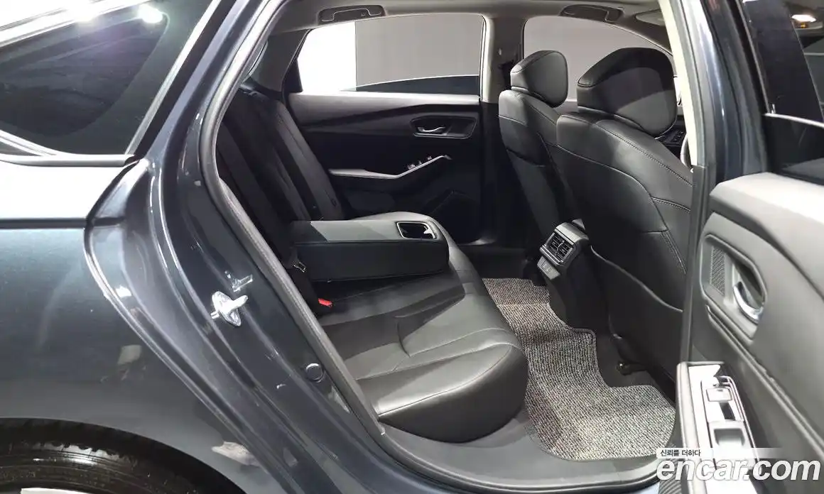 Honda Accord 2024 2.0 автомат (гидро), фото 17