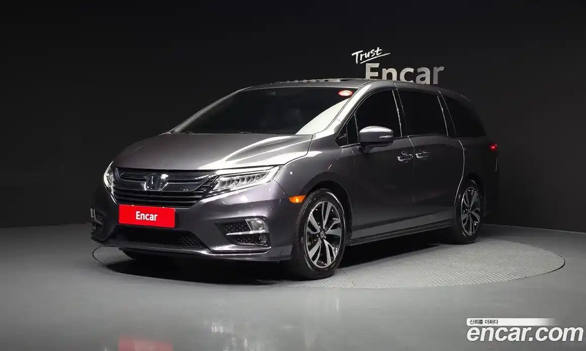 Honda Odyssey 2018 3.5 автомат (гидро), фото 1