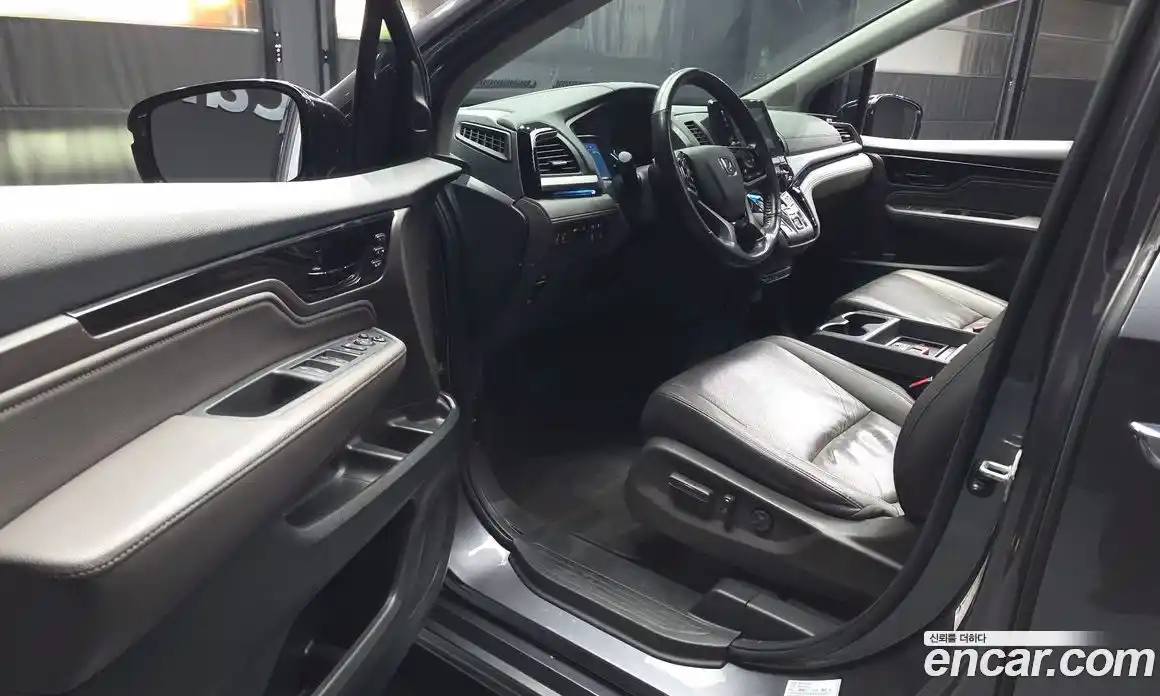 Honda Odyssey 2018 3.5 автомат (гидро), фото 13