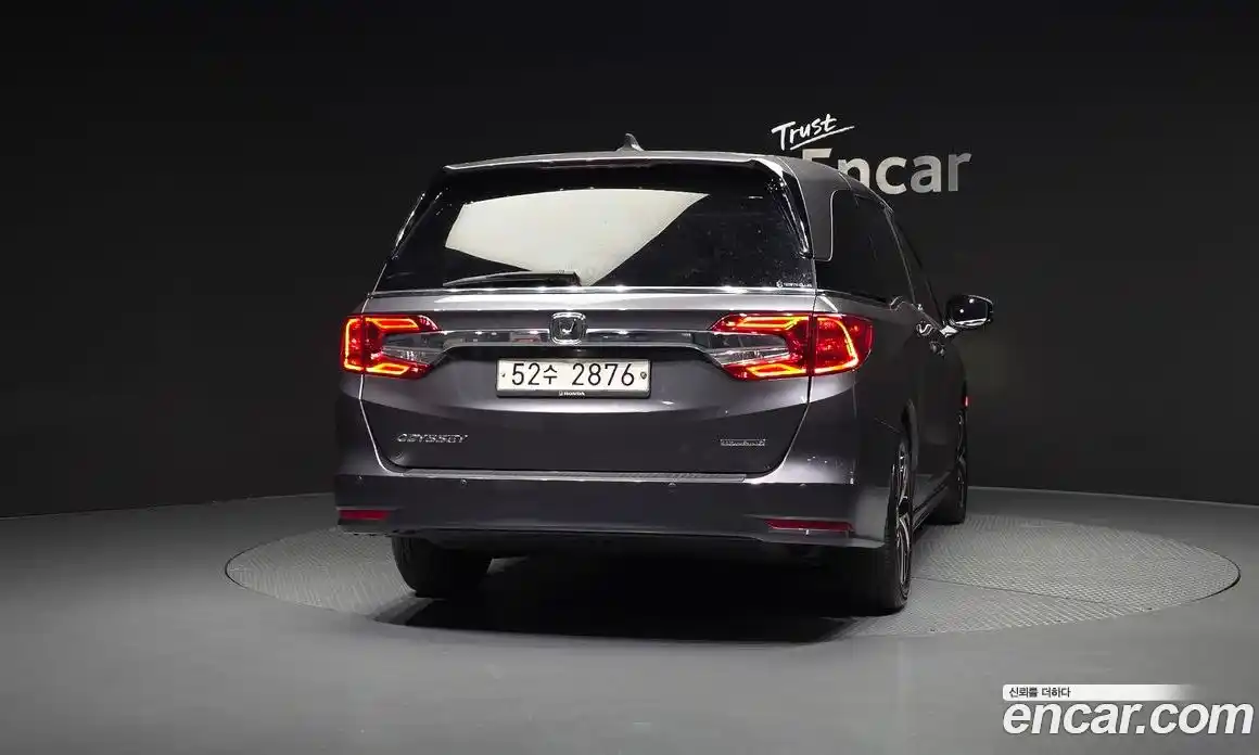 Honda Odyssey 2018 3.5 автомат (гидро), фото 4