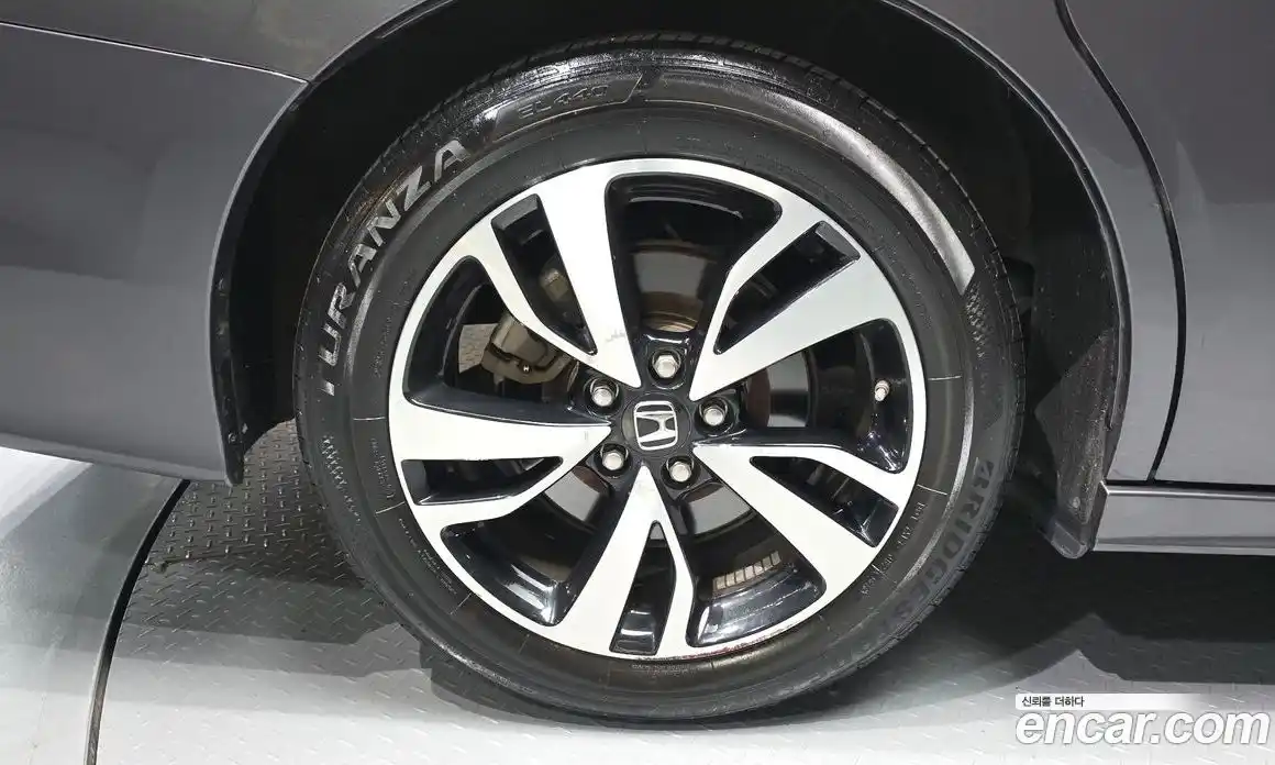 Honda Odyssey 2018 3.5 автомат (гидро), фото 5