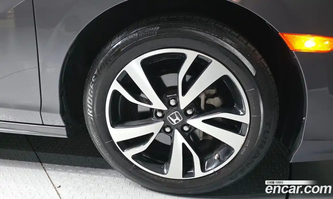 Honda Odyssey 2018 3.5 автомат (гидро), фото 7