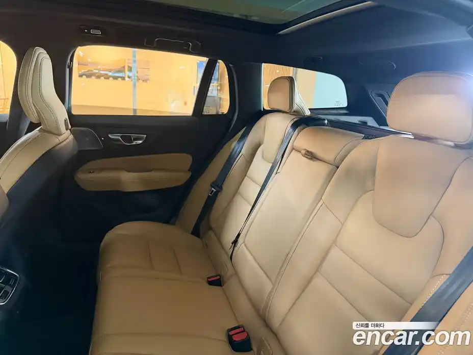 Volvo V60 2025 2.0 автомат (гидро), фото 11