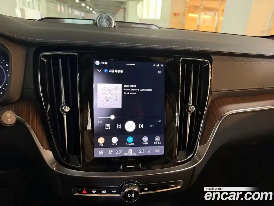 Volvo V60 2025 2.0 автомат (гидро), фото 14