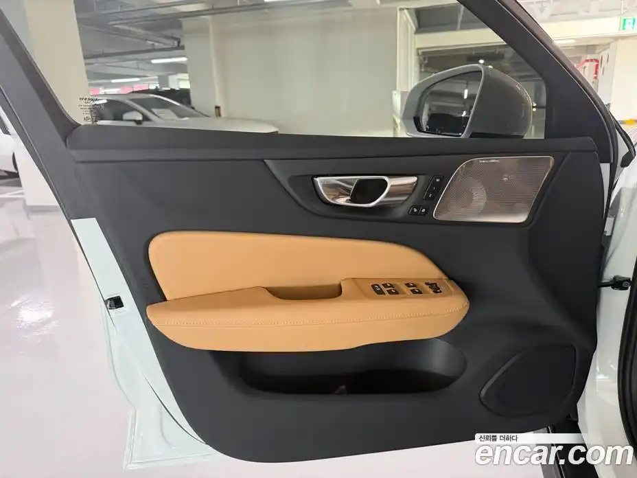 Volvo V60 2025 2.0 автомат (гидро), фото 18