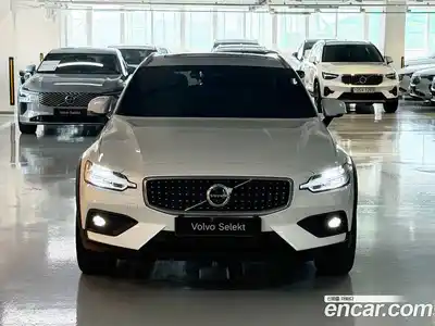 Volvo V60 2025 2.0 автомат (гидро), миниатюра 3