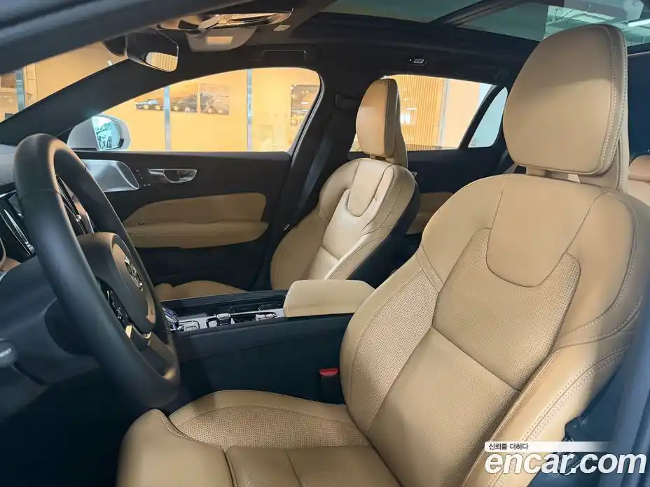 Volvo V60 2025 2.0 автомат (гидро), фото 10