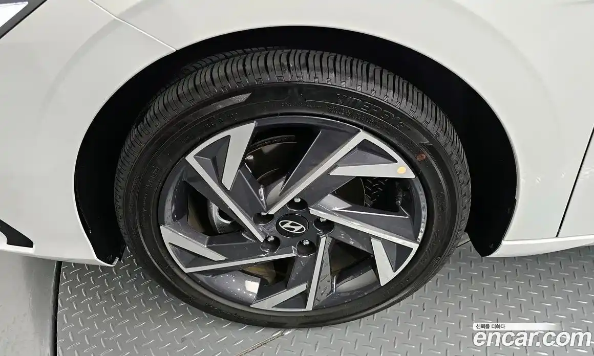 Hyundai Avante 2025 1.6 автомат (гидро), фото 5