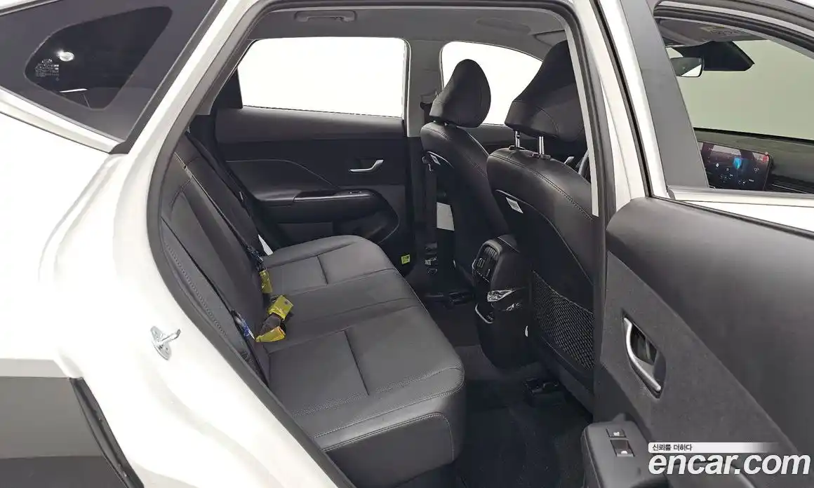Hyundai Kona 2025 1.6 автомат (гидро), фото 17