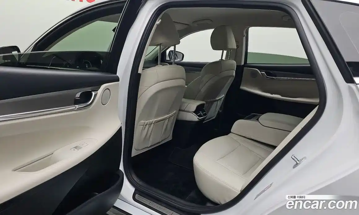 Hyundai Grandeur 2022 2.5 автомат (гидро), фото 17