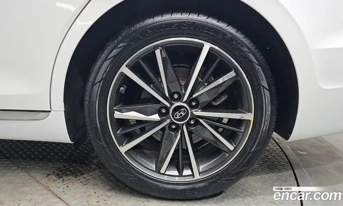 Hyundai Grandeur 2022 2.5 автомат (гидро), фото 7