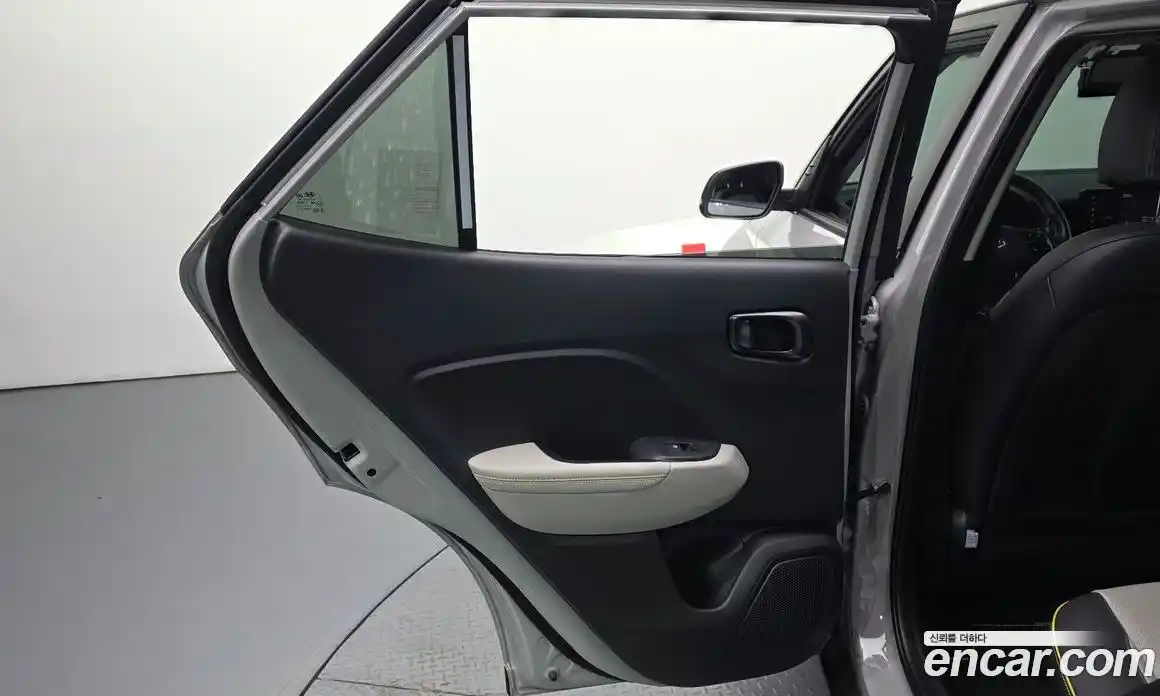 Hyundai Venue 2024 1.6 автомат (гидро), фото 15