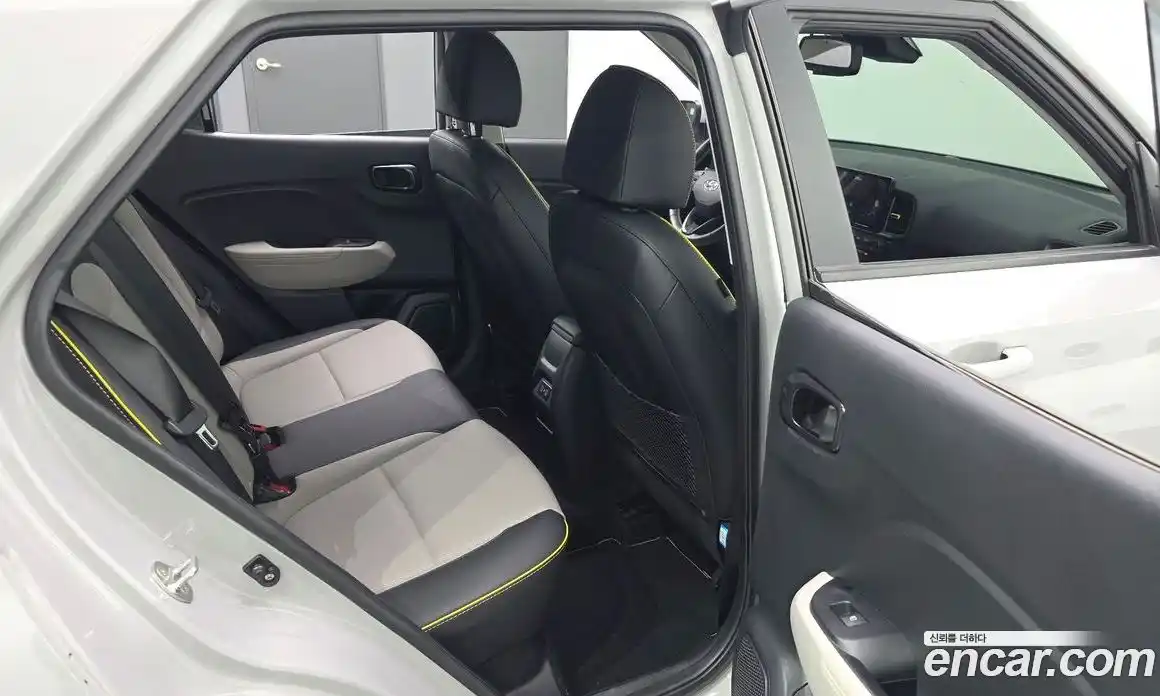 Hyundai Venue 2024 1.6 автомат (гидро), фото 17