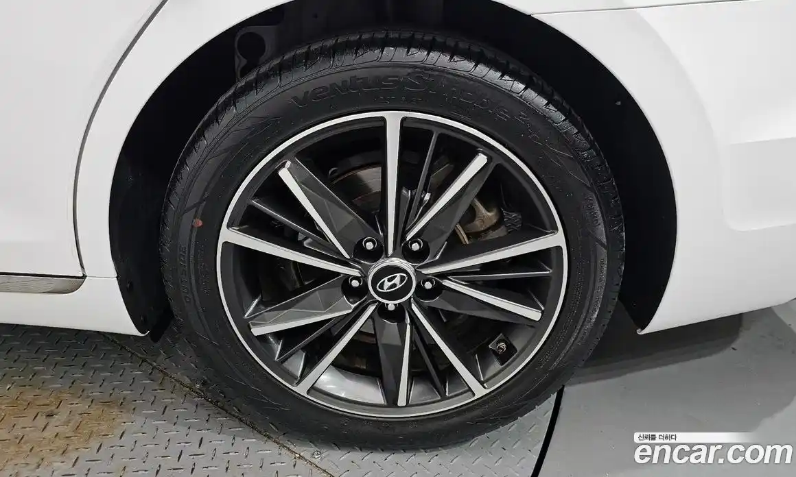 Hyundai Grandeur 2022 2.5 автомат (гидро), фото 7