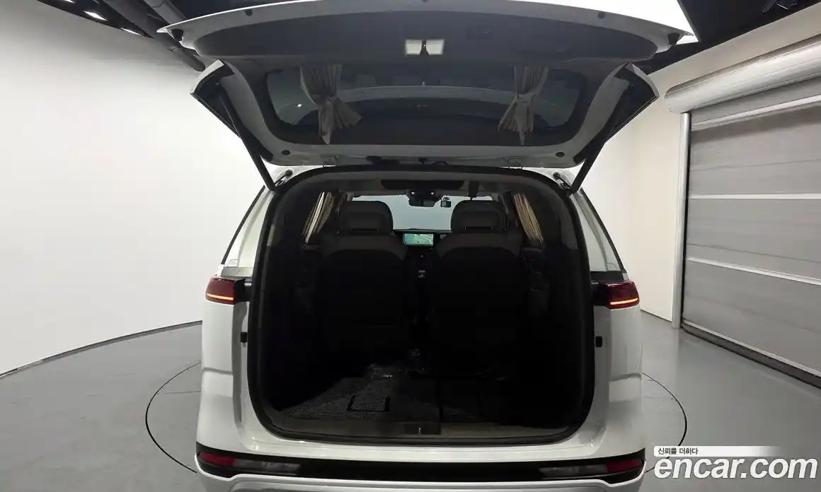 Kia Carnival 2023 3.5 автомат (гидро), фото 20