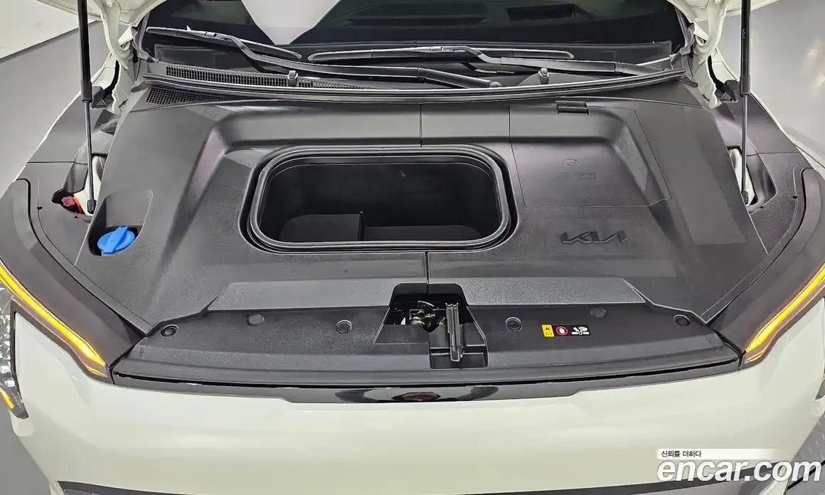 Kia EV3 2024 0.2 автомат (гидро), фото 6