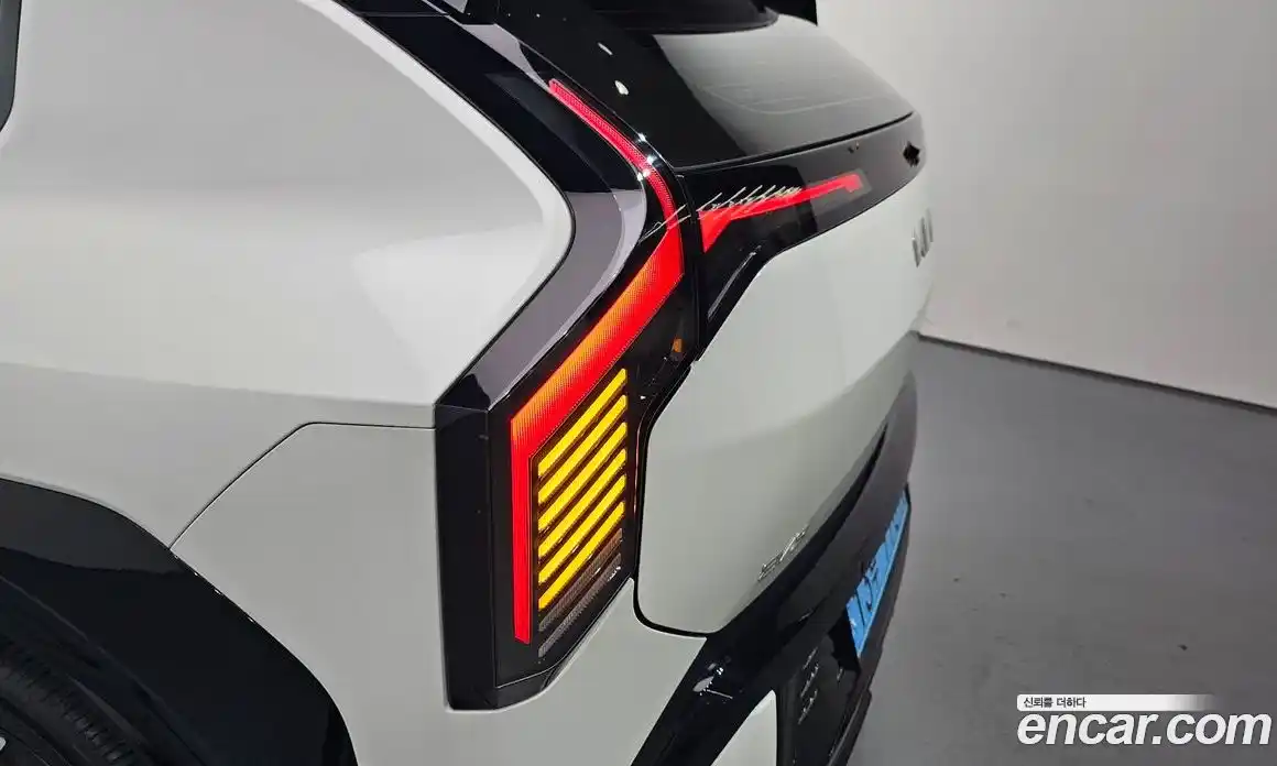 Kia EV3 2024 0.2 автомат (гидро), фото 9