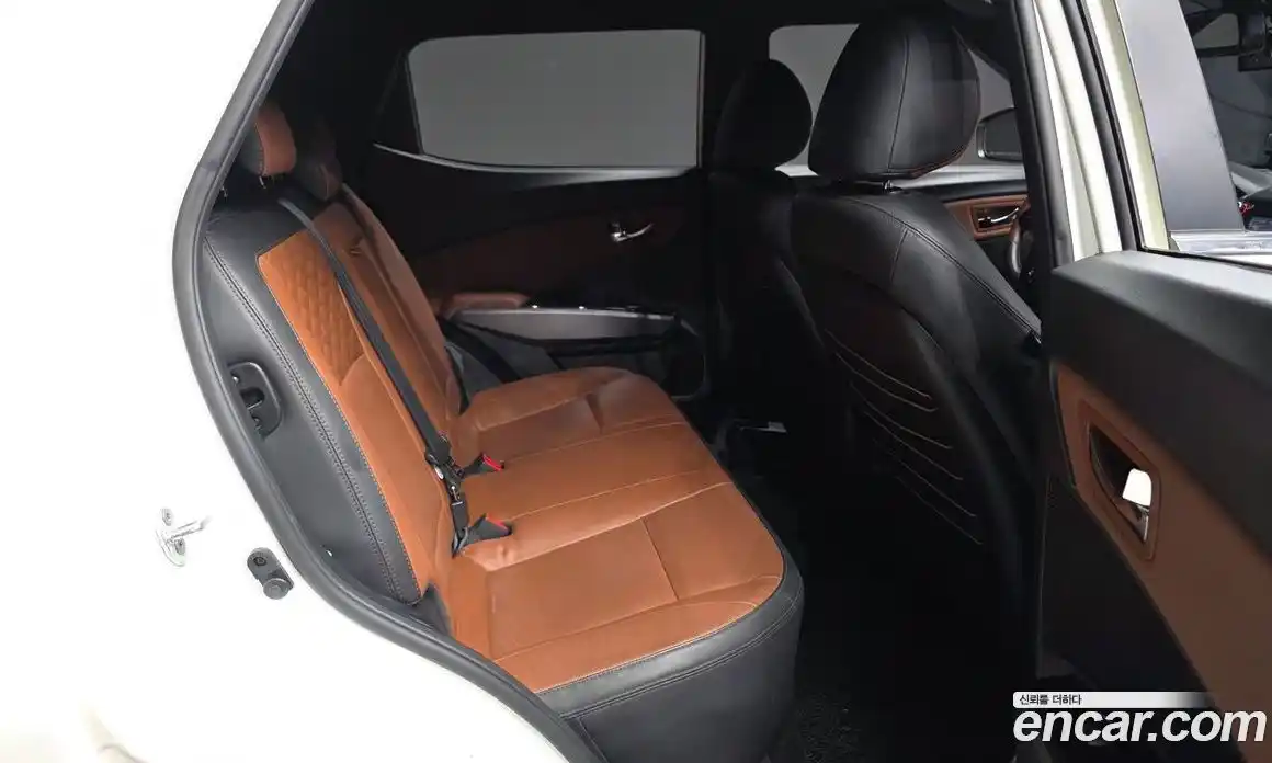 SsangYong TIBOLI 2017 1.6 автомат (гидро), фото 18