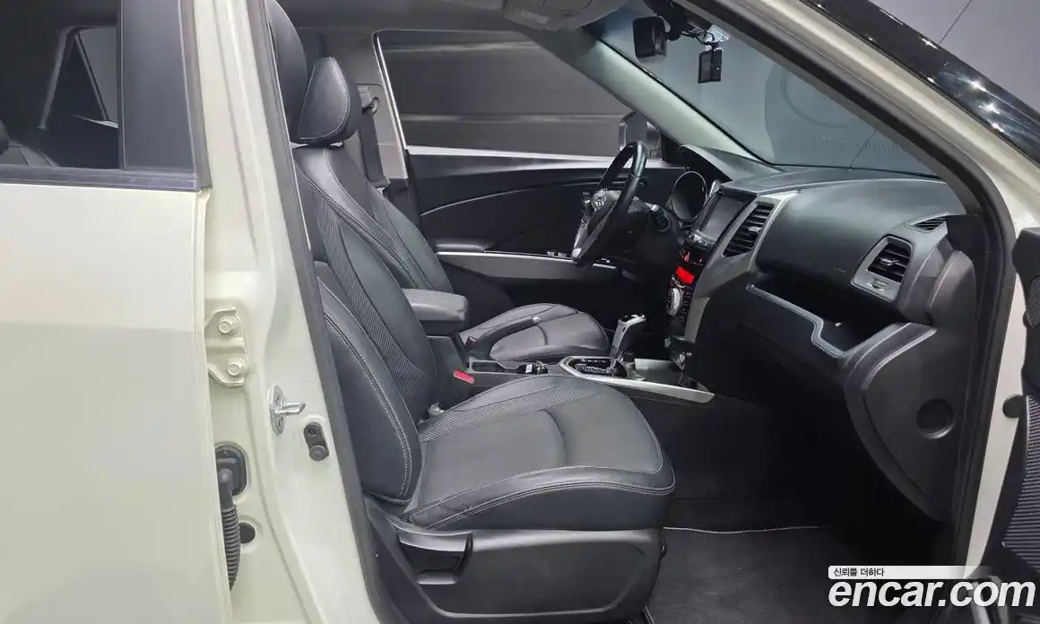 SsangYong TIBOLI 2015 1.6 автомат (гидро), фото 17