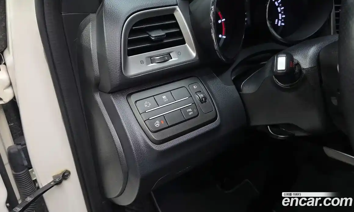 SsangYong TIBOLI 2015 1.6 автомат (гидро), фото 23