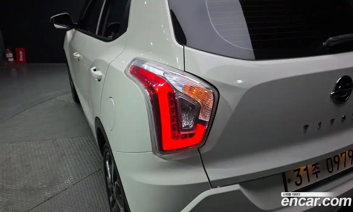 SsangYong TIBOLI 2015 1.6 автомат (гидро), фото 9