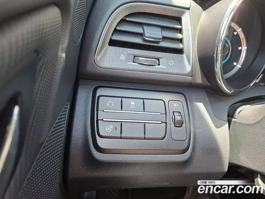 SsangYong TIBOLI 2017 1.6 автомат (гидро), фото 8