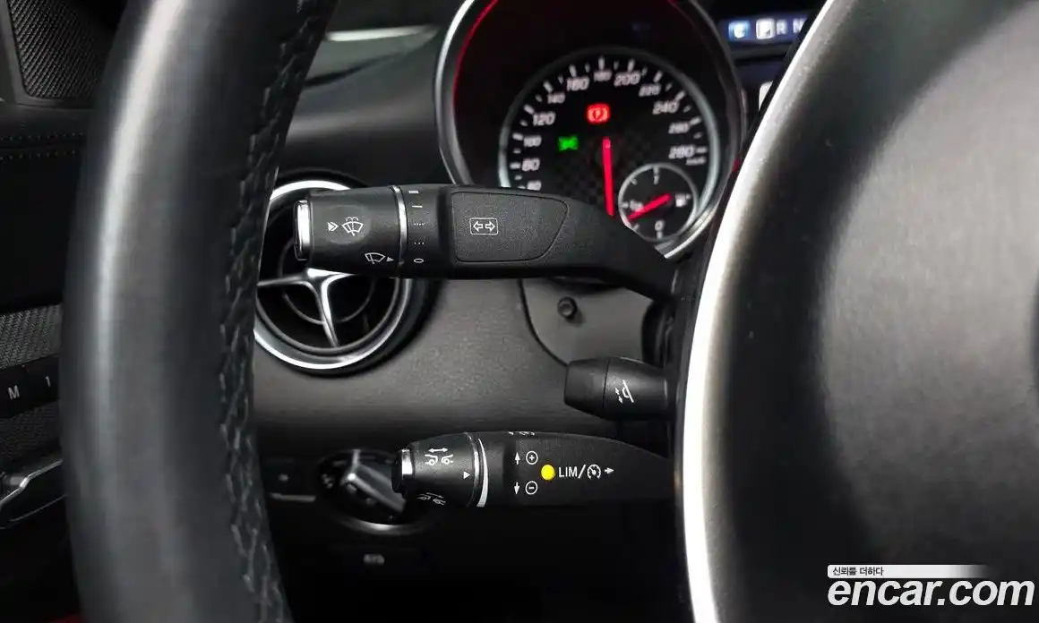 Mercedes-Benz SLC-Class 2016 3.0 гидро, фото 14 Mercedes-Benz SLC-Class 2016 3.0 гидро, фото 14