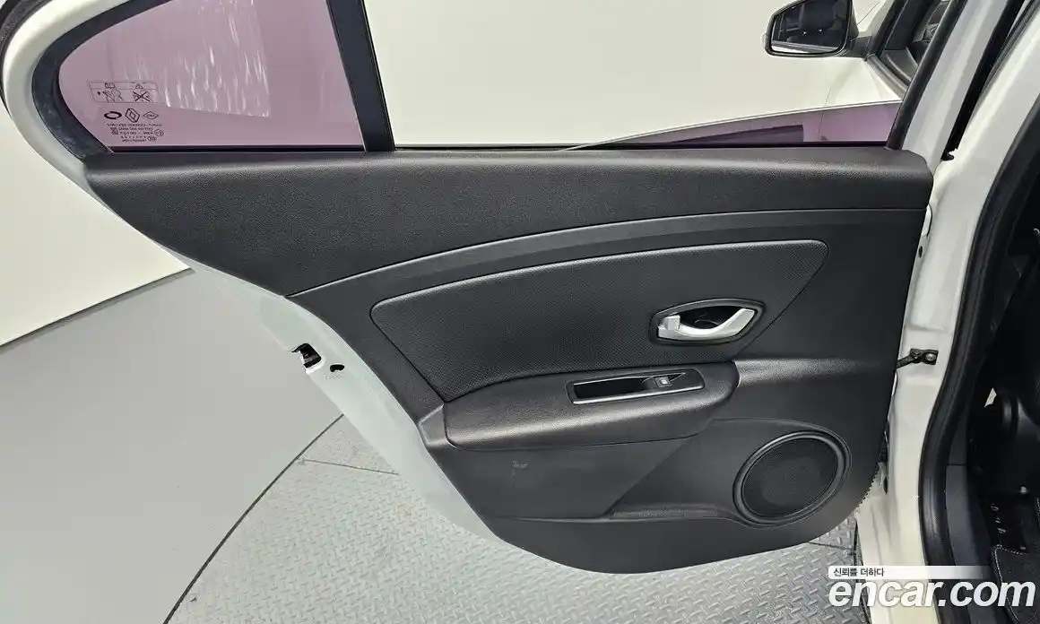 Renault SM3 2019 0.1 гидро, фото 15