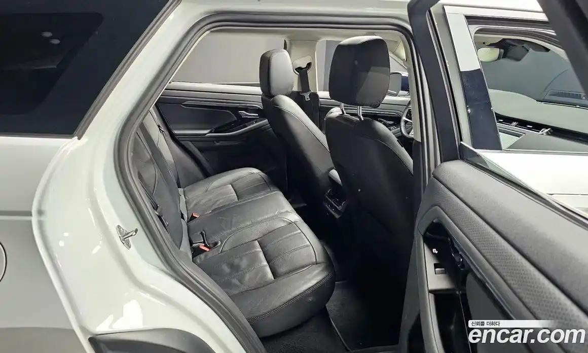 Land Rover Range Rover Evoque 2022 2.0 автомат (гидро), фото 12