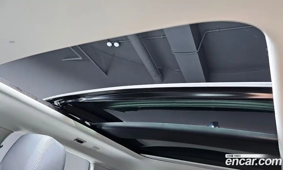Land Rover Range Rover Evoque 2022 2.0 автомат (гидро), фото 16