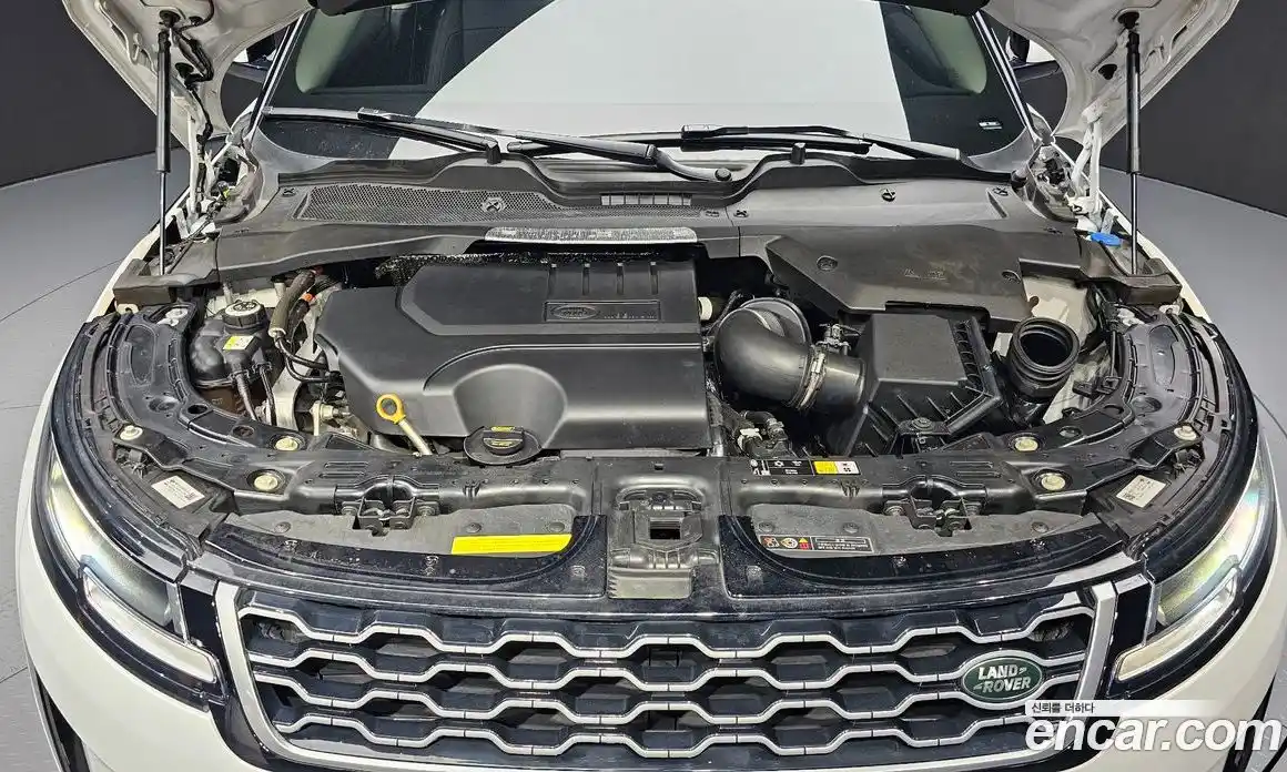 Land Rover Range Rover Evoque 2022 2.0 автомат (гидро), фото 6