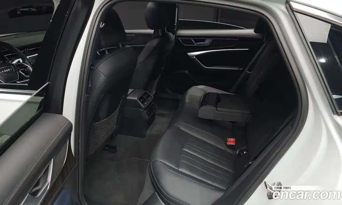 Audi A6 2022 2.0 автомат (гидро), фото 11