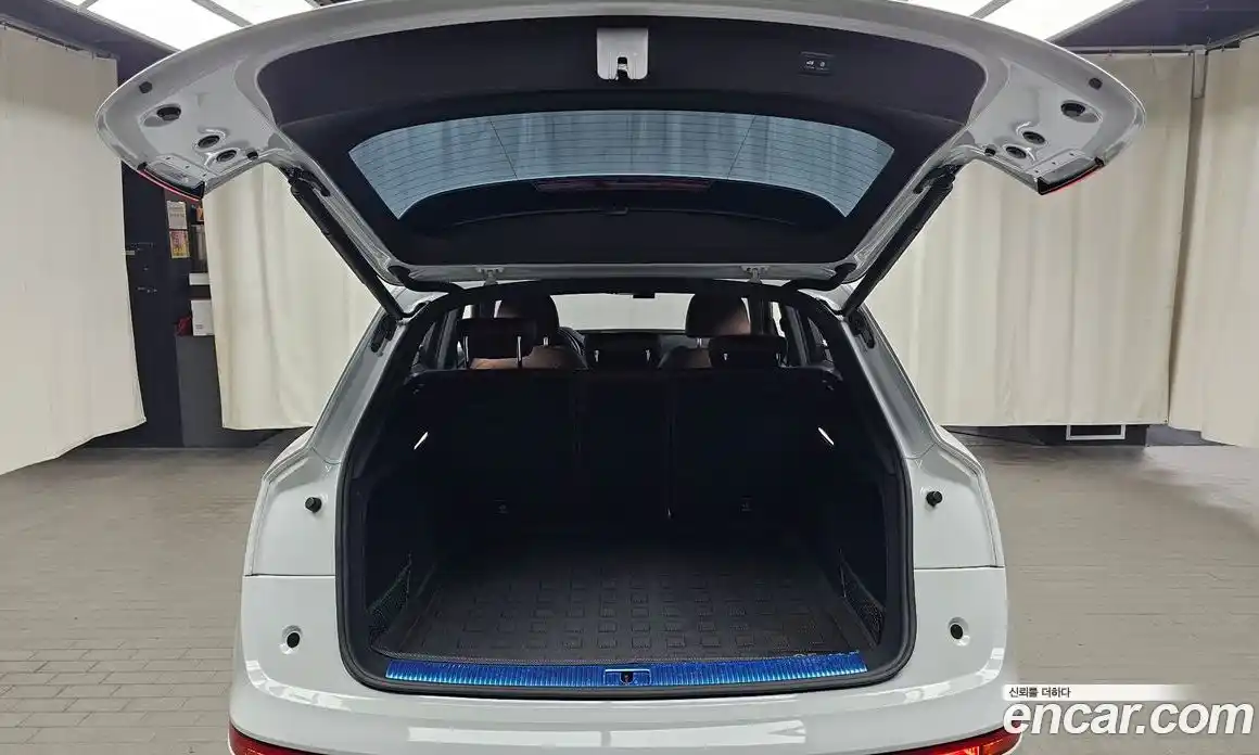Audi Q5 2020 3.0 автомат (гидро), фото 24