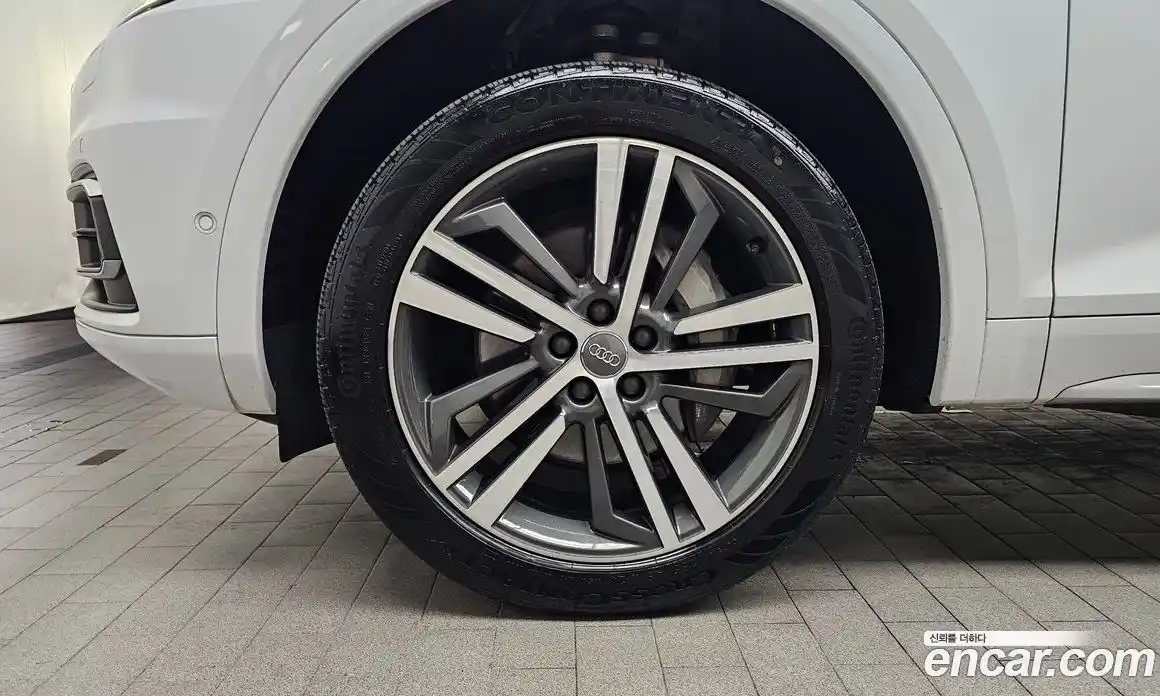 Audi Q5 2020 3.0 автомат (гидро), фото 5