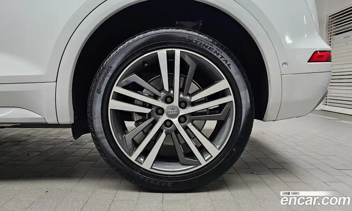 Audi Q5 2020 3.0 автомат (гидро), фото 7