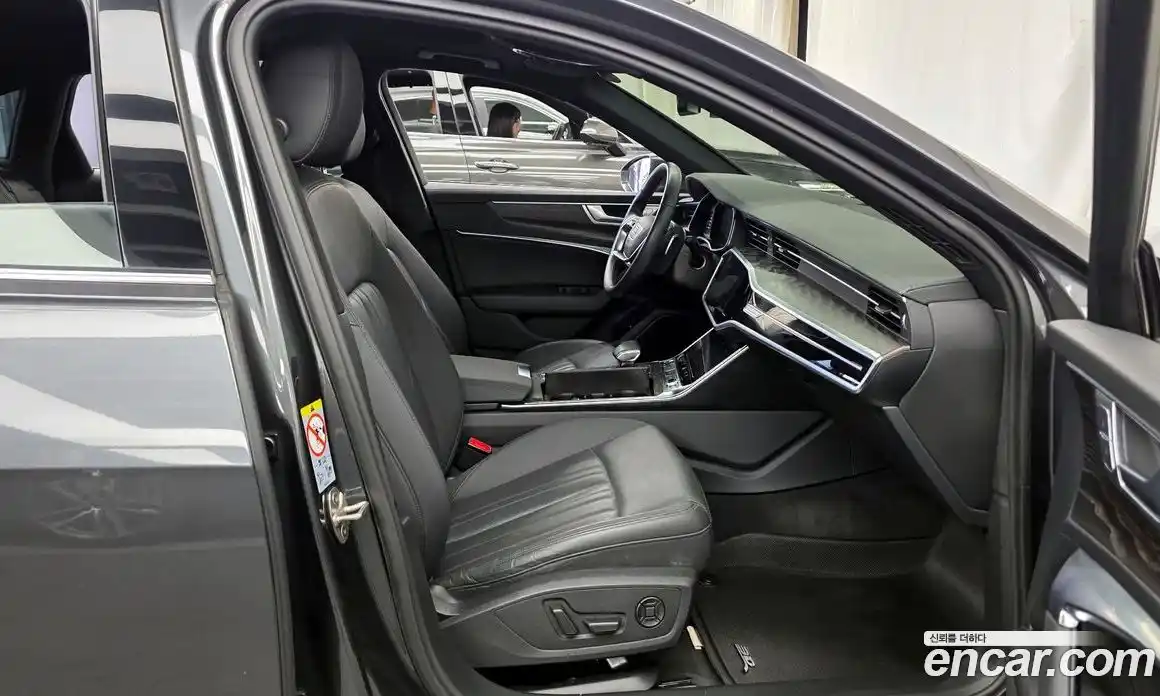 Audi A6 2021 2.0 автомат (гидро), фото 11