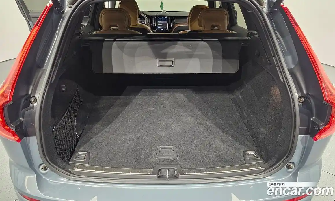 Volvo XC60 2021 2.0 автомат (гидро), фото 33