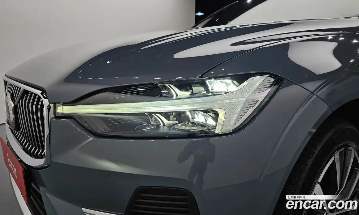 Volvo XC60 2021 2.0 автомат (гидро), фото 8