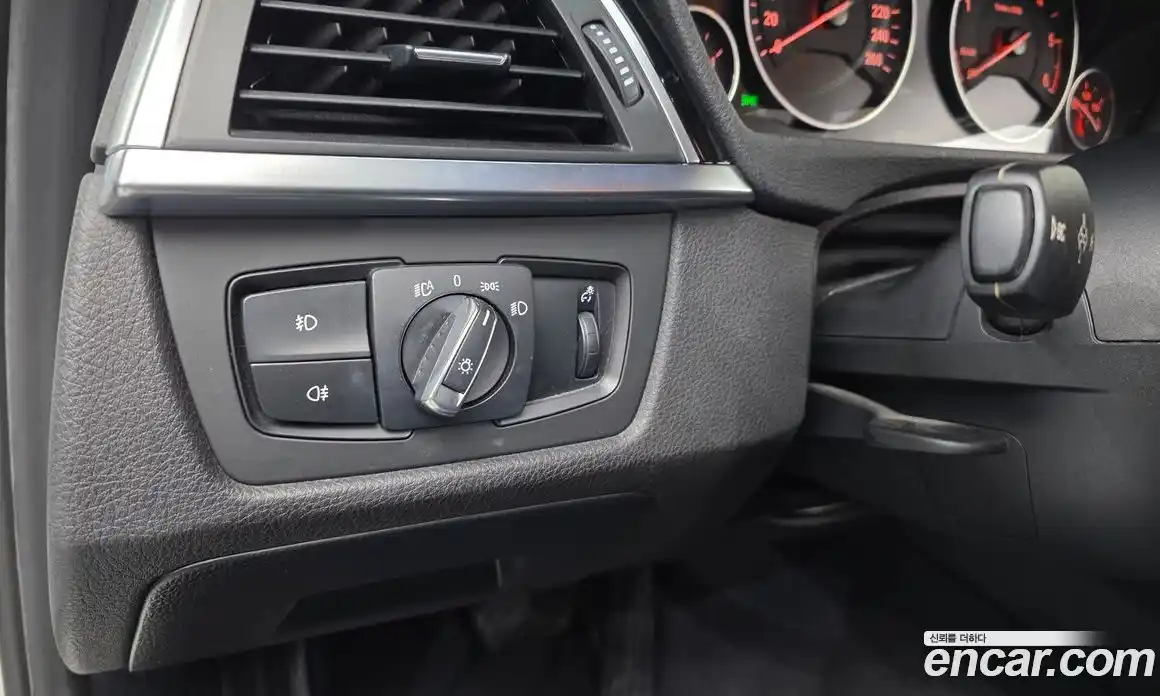 BMW 3 серия 2015 2.0 автомат (гидро), фото 18