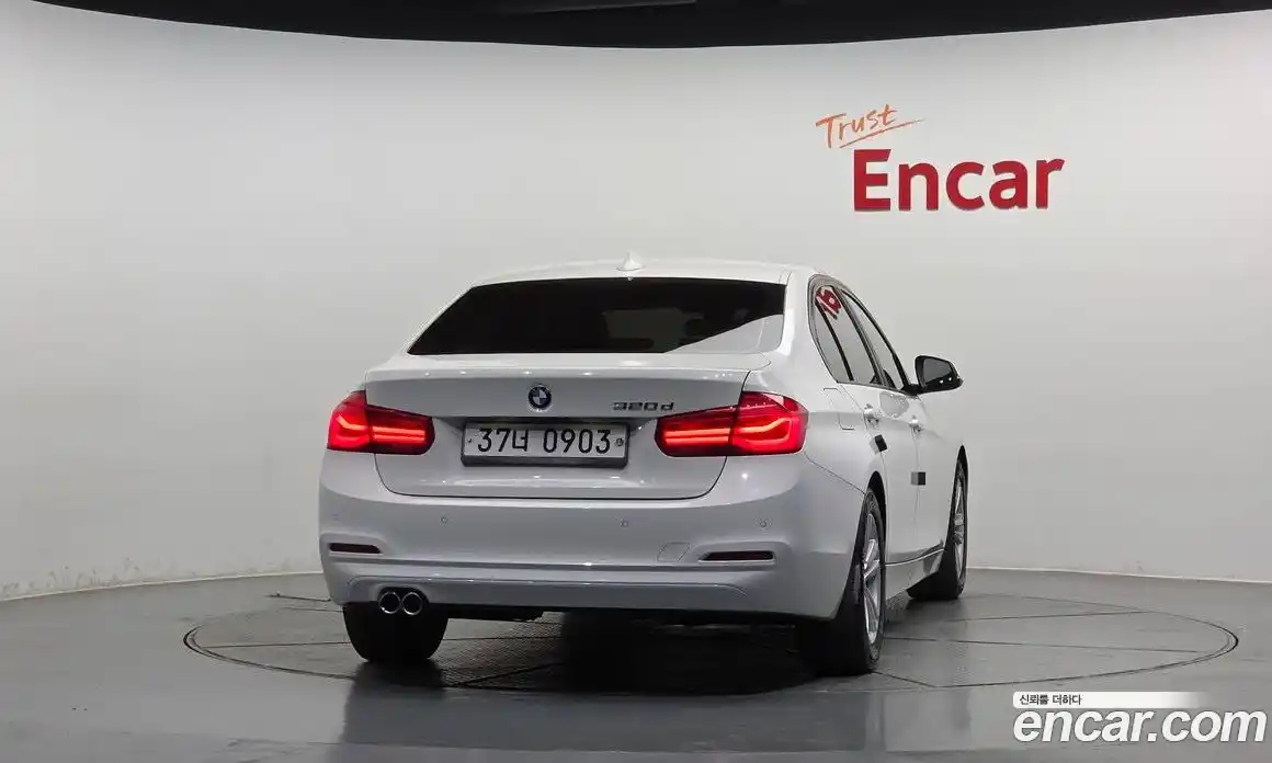 BMW 3 серия 2015 2.0 автомат (гидро), фото 4