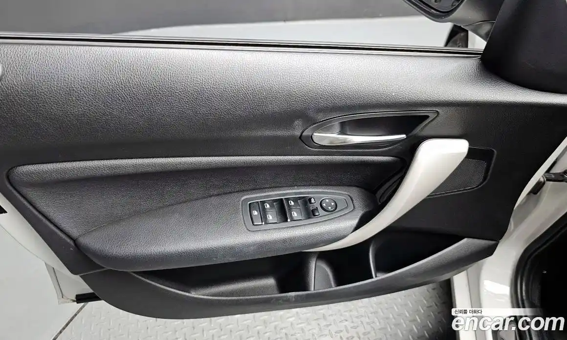 BMW 1 серия 2018 2.0 автомат (гидро), фото 13