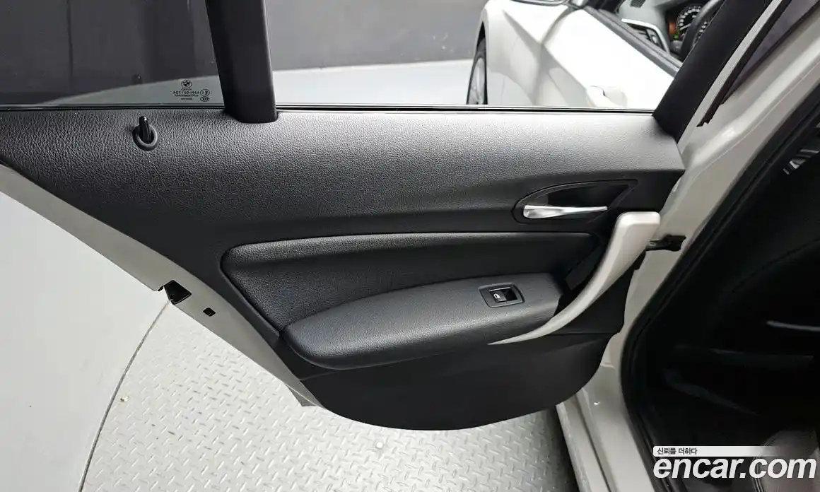 BMW 1 серия 2018 2.0 автомат (гидро), фото 14