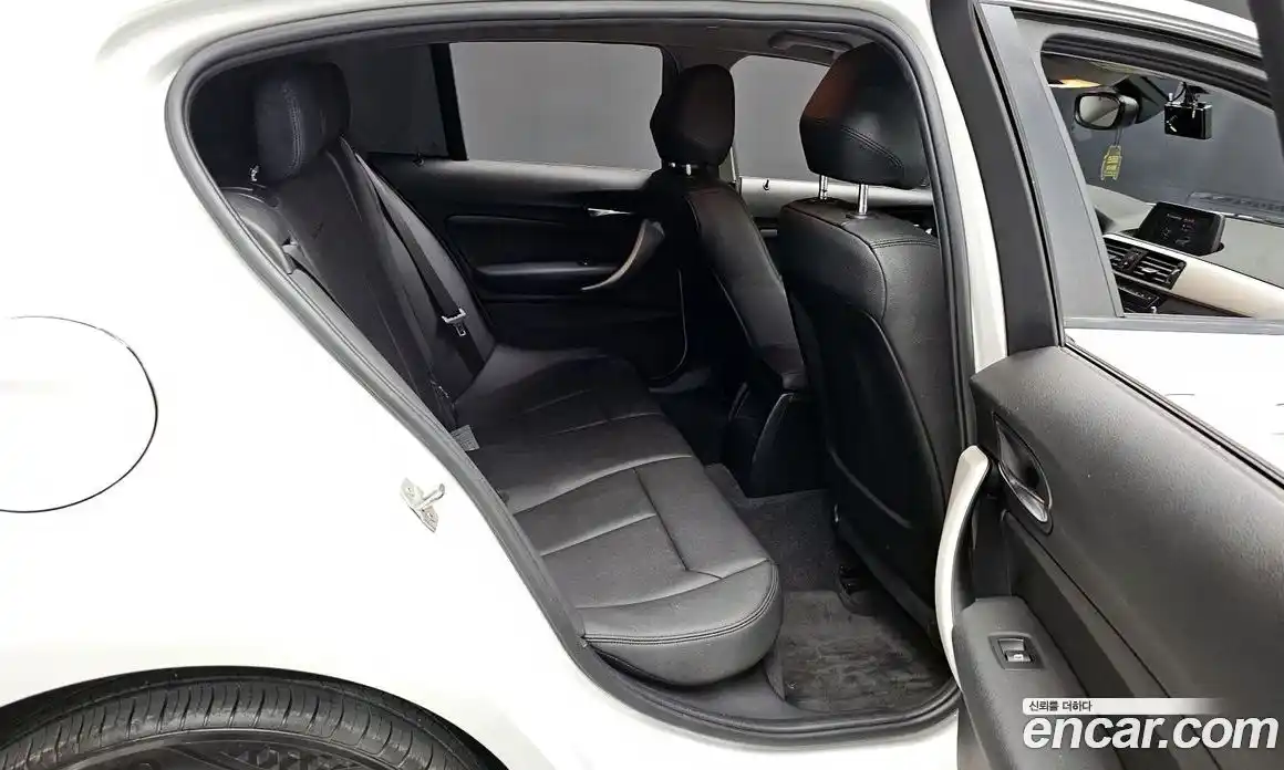 BMW 1 серия 2018 2.0 автомат (гидро), фото 16