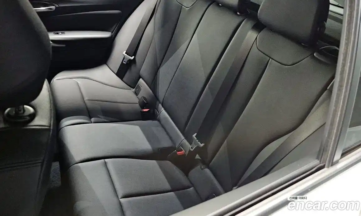 BMW 1 серия 2018 2.0 автомат (гидро), фото 22